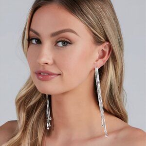 NWT Windsor “Make It Reign” Rhinestone Fringe Earrings – Silver Long Statement